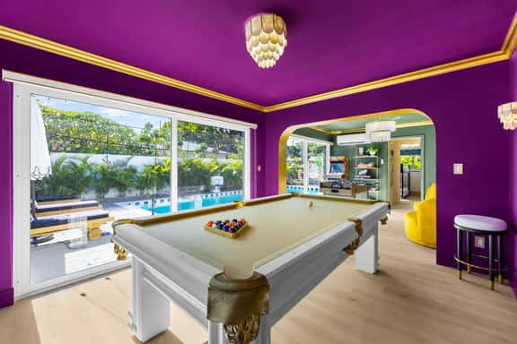 5 Min to Beach - Heated Pool Hot Tub 85" TV's BBQ Games - Image 1