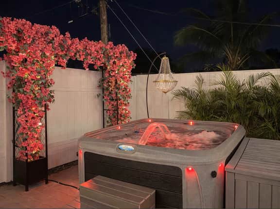 5 Min to Beach - Heated Pool Hot Tub 85" TV's BBQ Games - Image 5