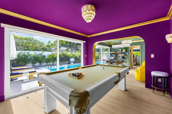 5 Min to Beach - Heated Pool Hot Tub 85" TV's BBQ Games - Image 1